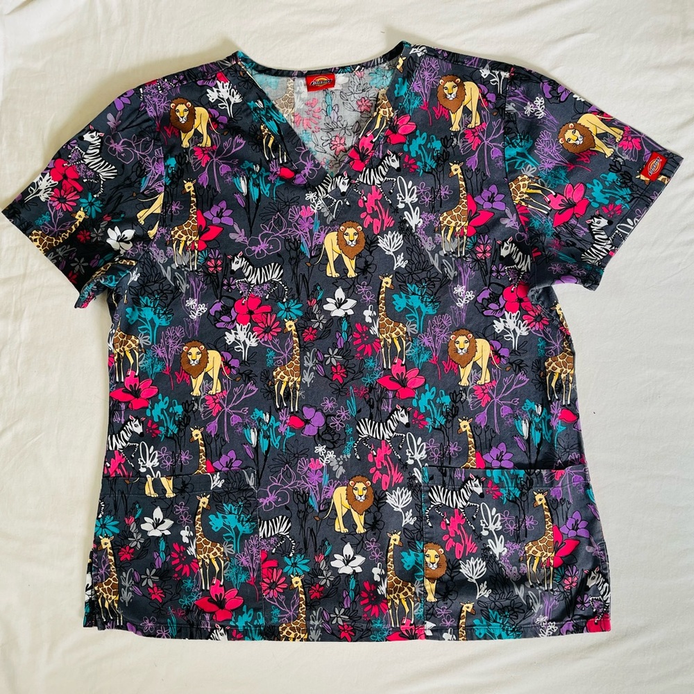 Dickies, short sleeve scrub top/ animal print/ size large